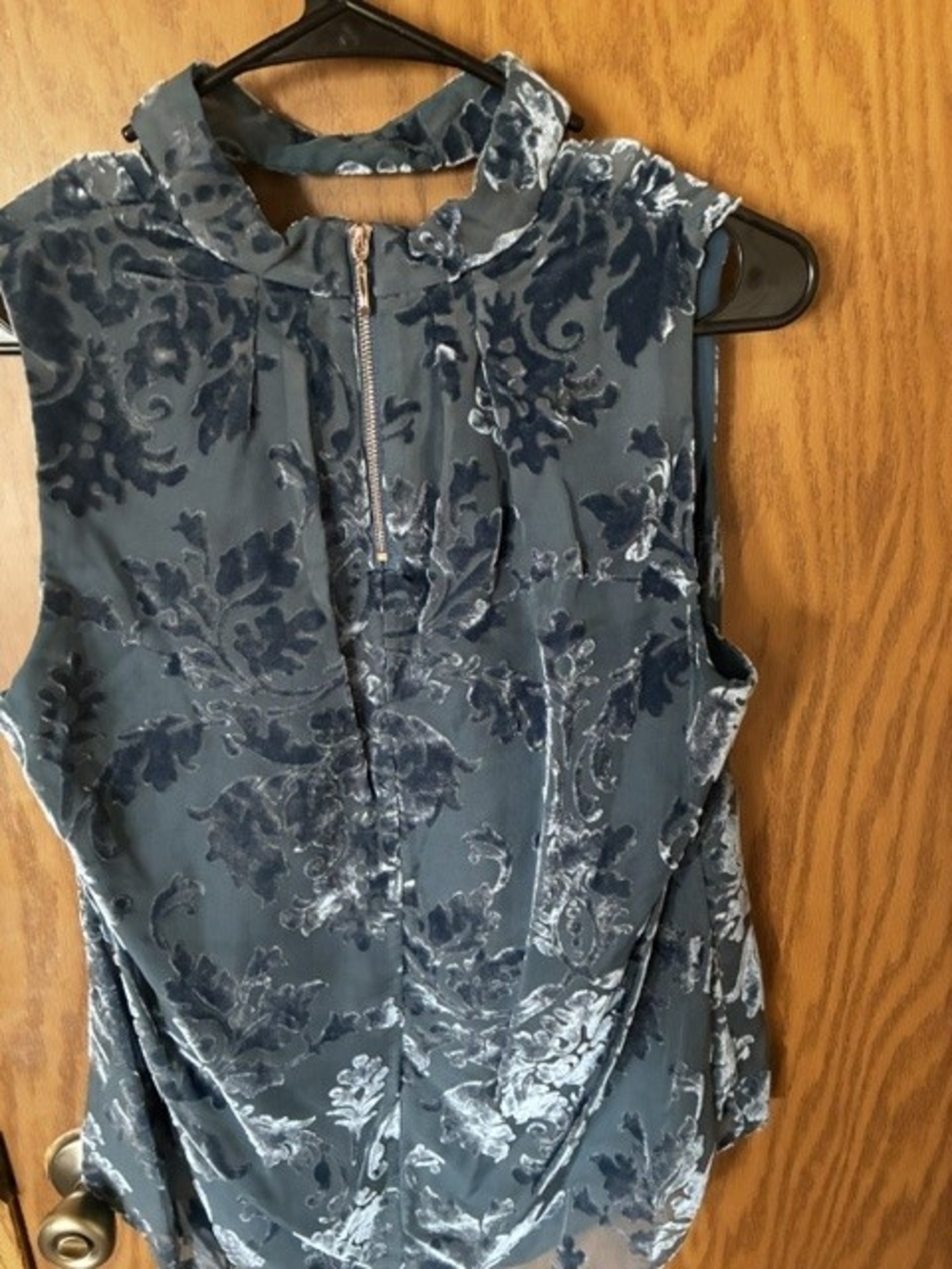 White House Black Market Deep Teal Blue Velvet Burnout Choker V-Neck Tank - Picture 6 of 6
